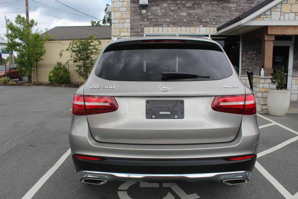 Used 2019 Mercedes-Benz GLC 300 4MATIC image 6