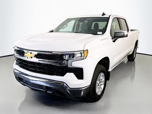 Used 2024 Chevrolet Silverado 1500 LT w/ Protection Package AWD/4WD image 4
