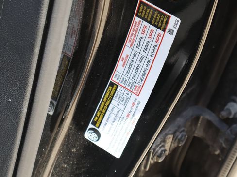 Used 2025 Nissan Pathfinder SV FWD image 31