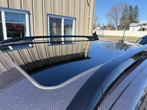 Used 2022 Jeep Cherokee Limited w/ Mopar Interior Package image 12