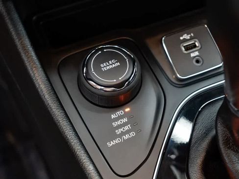 Used 2023 Jeep Cherokee Altitude Lux AWD/4WD image 21