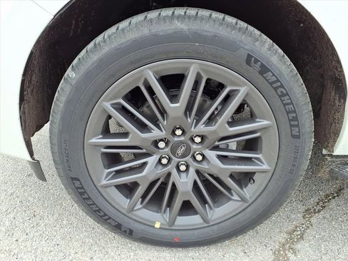 New 2026 Ford Expedition Max Platinum w/ Stealth Appearance Package image 32