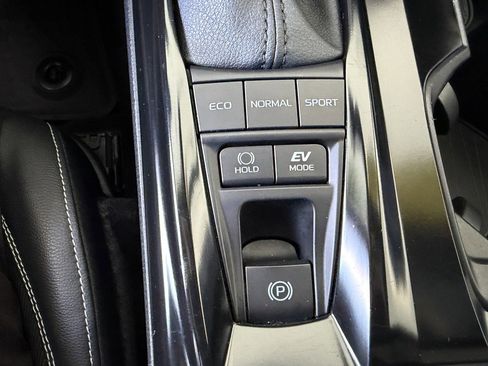 Used 2025 Toyota Camry SE AWD/4WD image 22