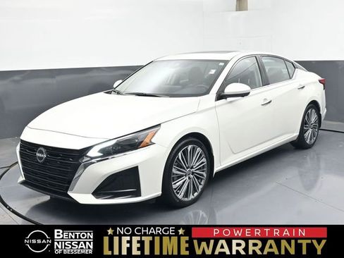 Used 2025 Nissan Altima 2.5 SL FWD image 1