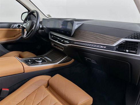 Certified 2024 BMW X7 xDrive40i w/ Premium Package image 32