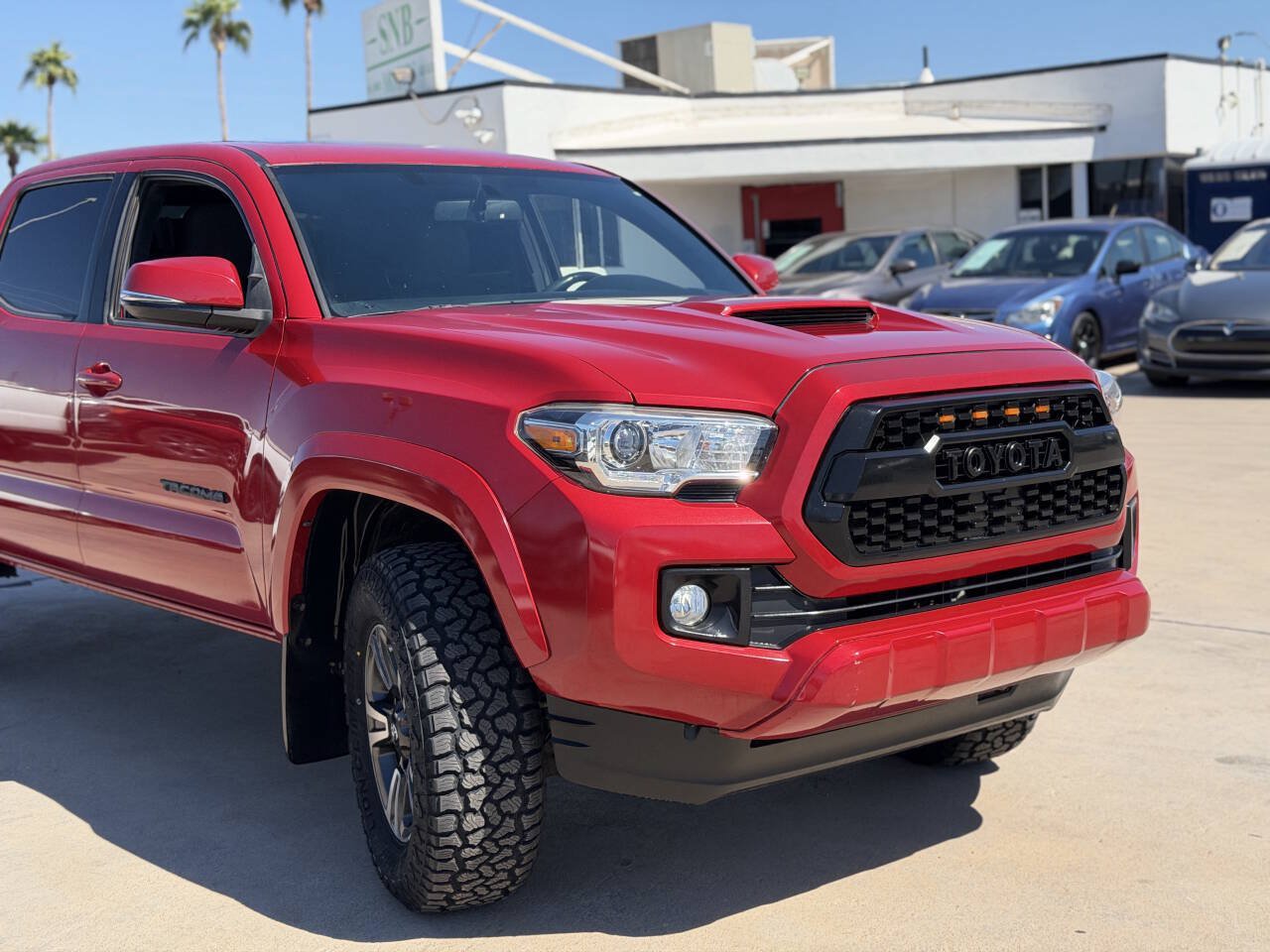 Used 2017 Toyota Tacoma TRD Sport w/ Premium & Technology Package RWD image 25