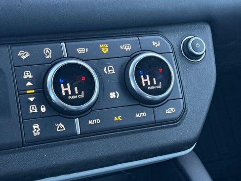 Used 2020 Land Rover Defender 110 HSE image 20