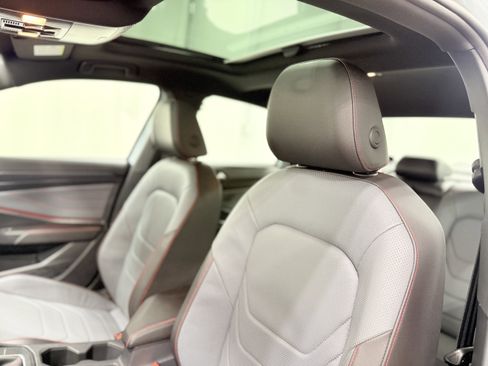 Used 2025 Volkswagen Jetta GLI Autobahn image 15