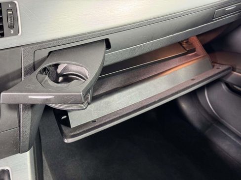 Used 2010 BMW 335i Convertible image 31