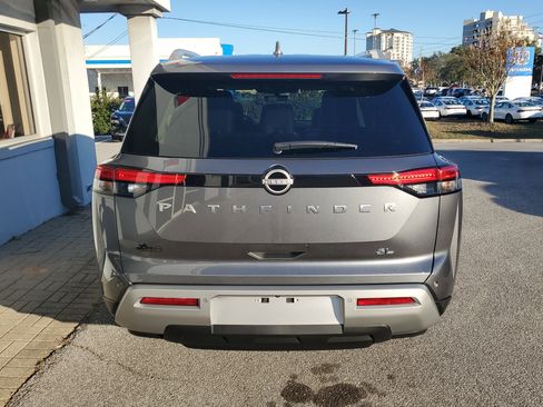 New 2025 Nissan Pathfinder SL image 4