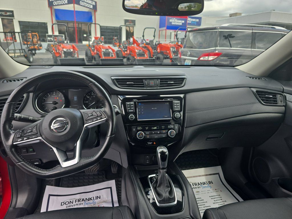 Used 2017 Nissan Rogue SL w/ SL Premium Package FWD image 15