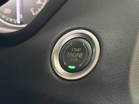 Used 2023 Cadillac XT4 Premium Luxury FWD image 6