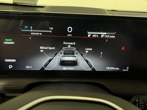 Used 2024 Nissan Ariya AWD image 17