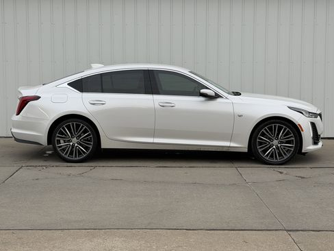 Used 2023 Cadillac CT5 Luxury image 3