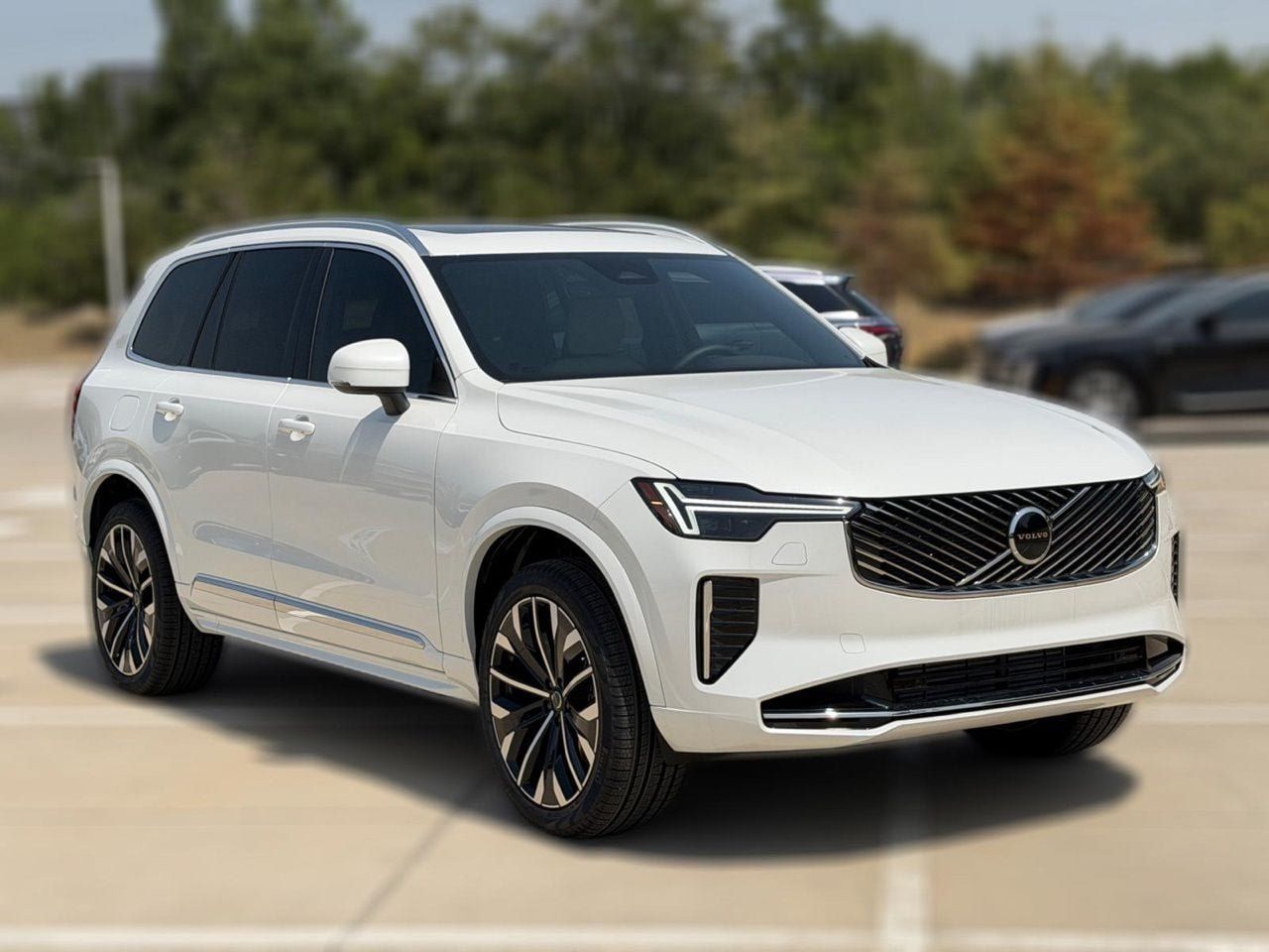 New 2026 Volvo XC40 B5 Plus w/ Climate Package AWD/4WD image 4
