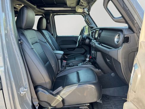 Used 2023 Jeep Wrangler Unlimited Sahara w/ Cold Weather Group AWD/4WD image 12