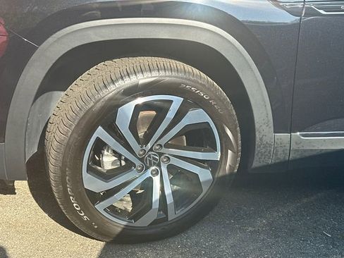 Certified 2023 Volkswagen Atlas Cross Sport SEL image 3