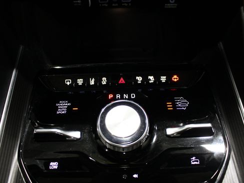 Used 2023 Jeep Grand Wagoneer Series III AWD/4WD image 20