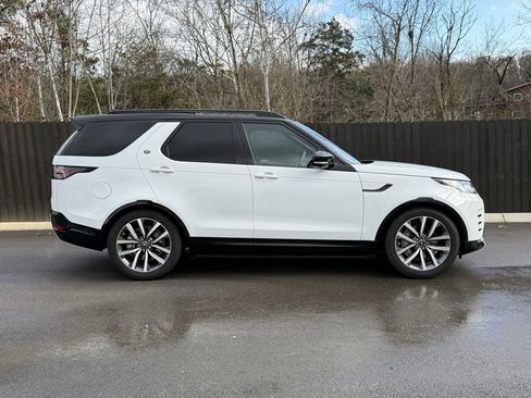 Certified 2025 Land Rover Discovery Dynamic SE image 7