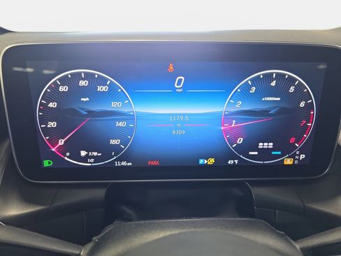 Used 2025 Mercedes-Benz GLC 300 4MATIC image 19