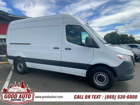 Used 2023 Mercedes-Benz Sprinter 1500 image 4
