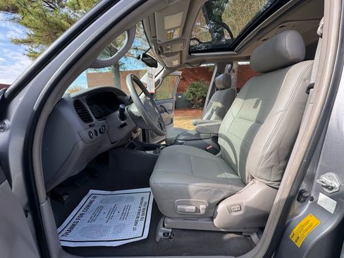 Used 2004 Toyota Sequoia Limited image 11