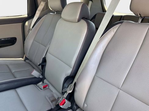 Used 2016 Kia Sedona EX FWD image 12