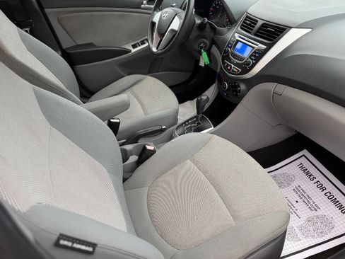 Used 2012 Hyundai Accent GLS image 11