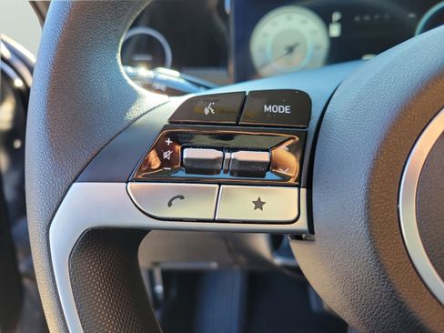 Certified 2024 Hyundai Elantra SEL image 18