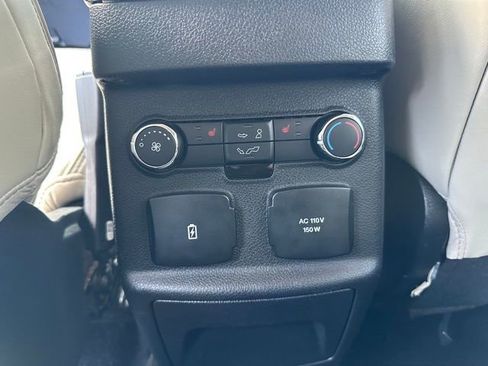 Used 2019 Ford Explorer Platinum image 24