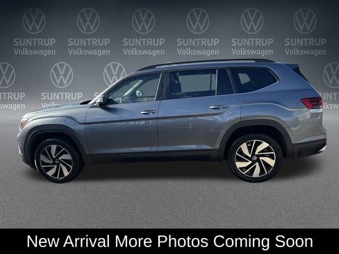Used 2024 Volkswagen Atlas SE image 2