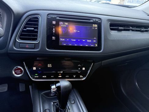 Used 2017 Honda HR-V EX image 11