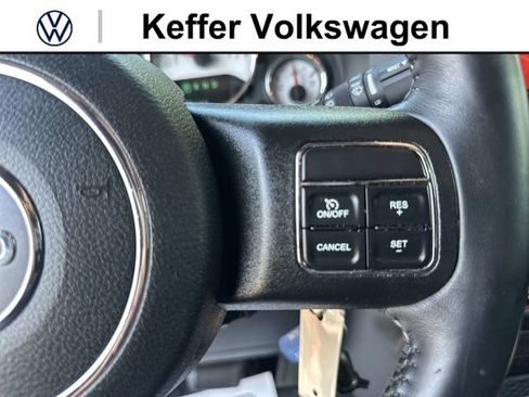 Used 2018 Jeep Wrangler Unlimited Sahara AWD/4WD image 18