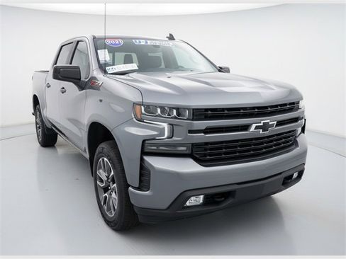 Used 2021 Chevrolet Silverado 1500 RST image 2