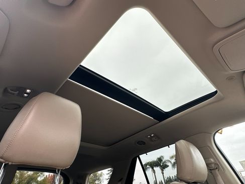 Certified 2021 Ford Explorer Limited w/ Equipment Group 301A image 18