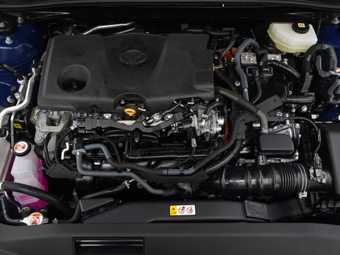 Used 2025 Toyota Camry XLE image 30