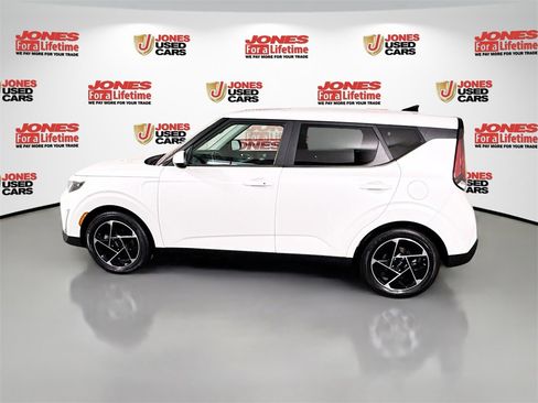 Used 2023 Kia Soul EX image 16