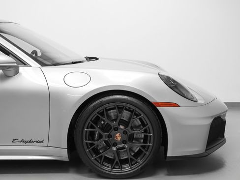 Certified 2026 Porsche 911 Carrera GTS RWD image 16