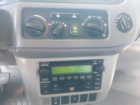 Used 2003 Toyota Sienna LE image 23