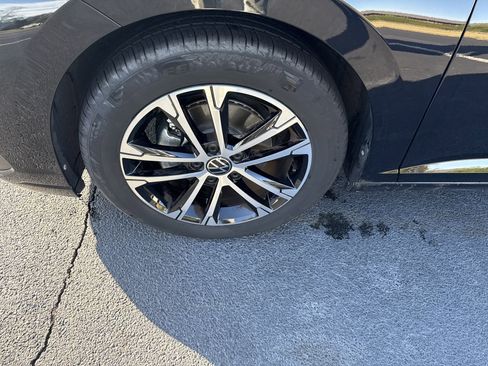 Used 2025 Volkswagen Jetta Sport image 9