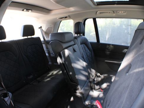Used 2025 BMW X7 xDrive40i AWD/4WD image 29