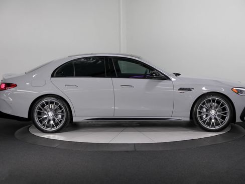 Used 2026 Mercedes-Benz E 53 AMG e 4MATIC Sedan image 8