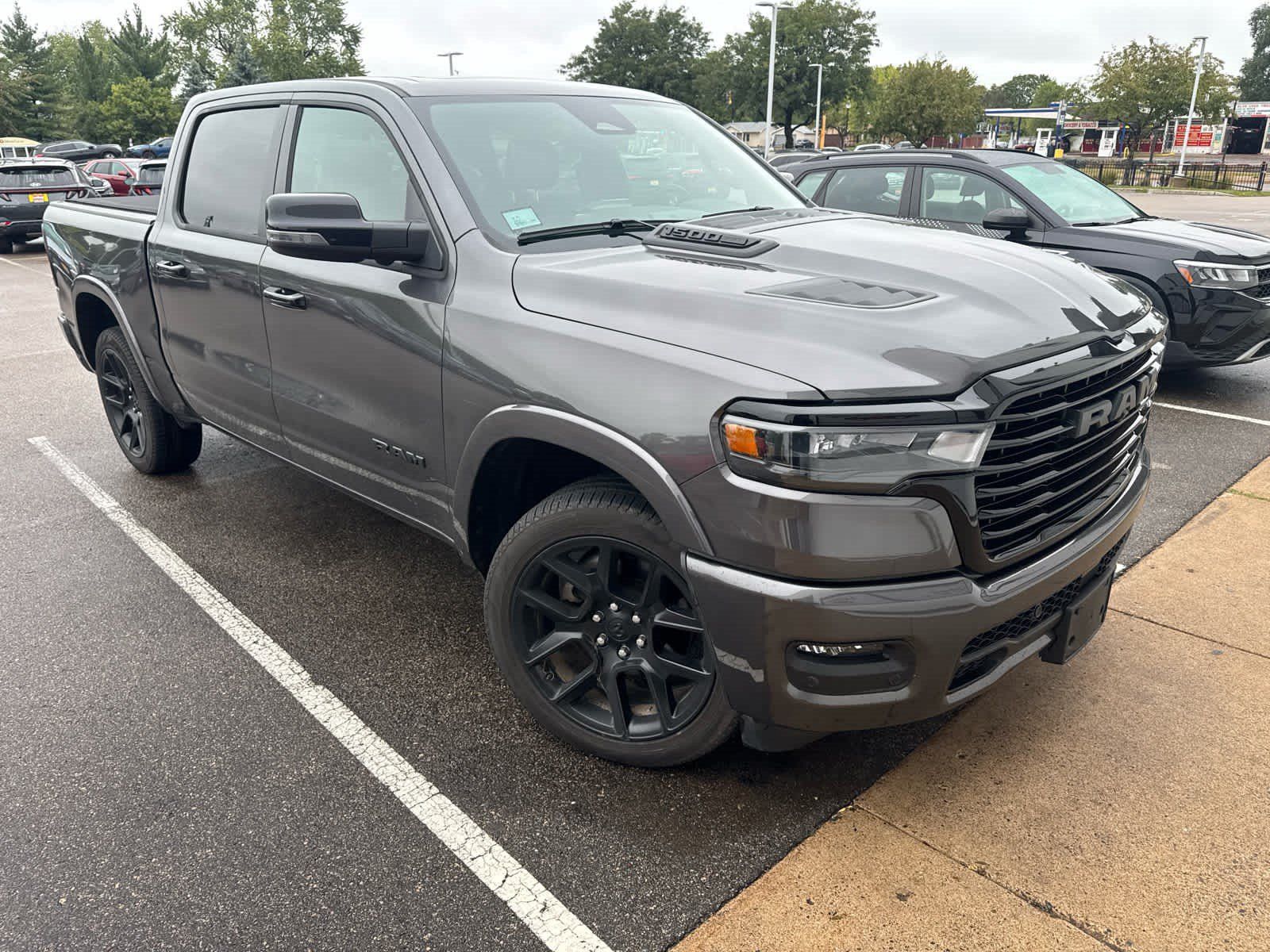 Used 2025 RAM 1500 Laramie w/ Night Edition AWD/4WD image 4