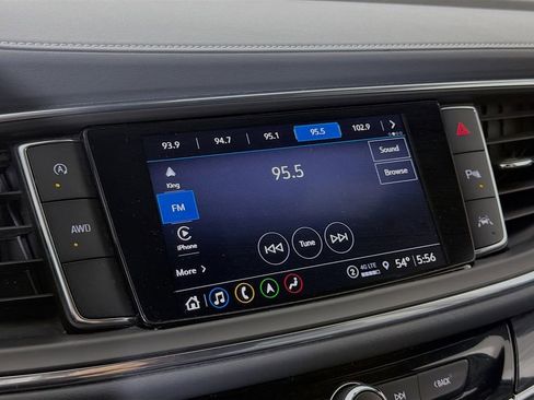 Used 2024 Buick Enclave Premium image 16