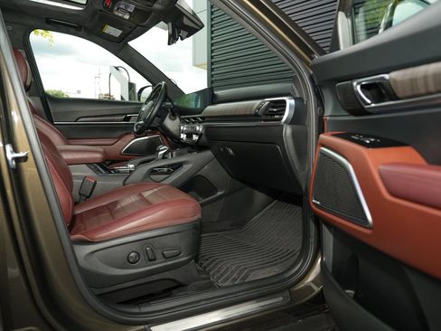 Used 2023 Kia Telluride SX Prestige AWD/4WD image 34
