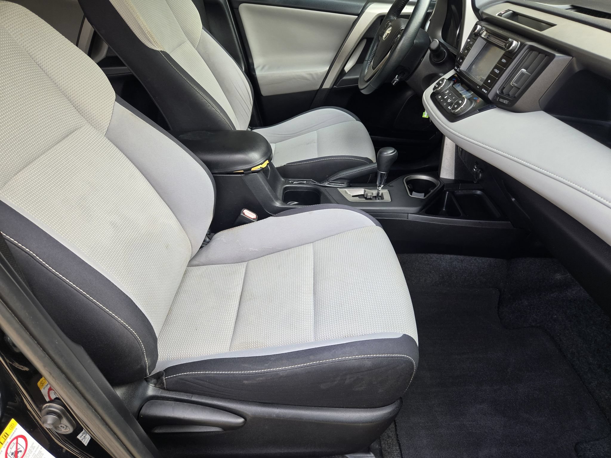 Used 2016 Toyota RAV4 XLE FWD image 14