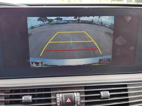Used 2022 Lexus LS 500 w/ Accessory Package (Z2) RWD image 17