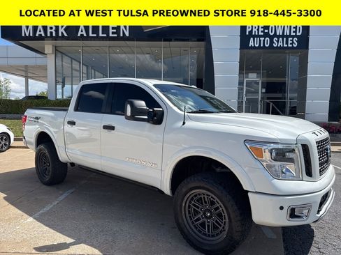 Used 2019 Nissan Titan PRO-4X w/ Pro-4x Convenience Package AWD/4WD image 1