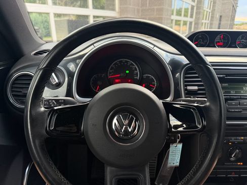 Used 2013 Volkswagen Beetle 2.0T FWD image 28