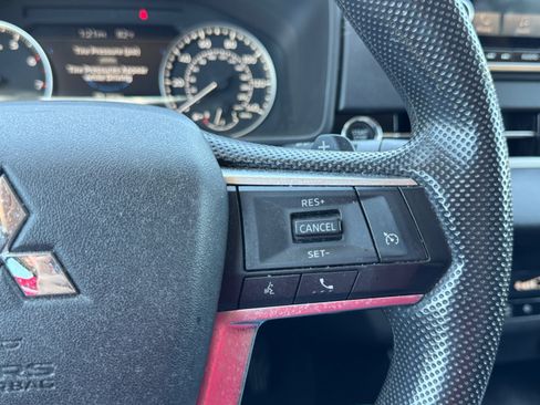 Used 2022 Mitsubishi Outlander ES FWD image 23